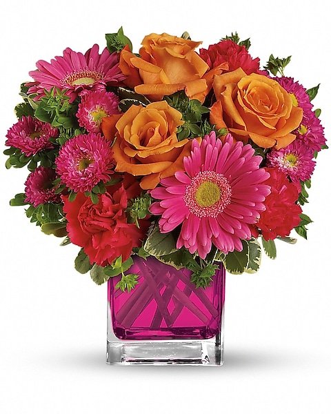 Orange and pink rose bouquet with daisies from Gurnee flower shop